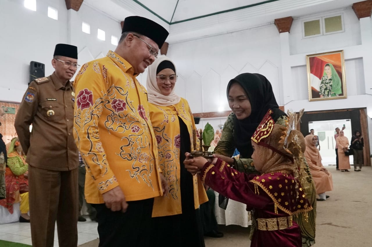 Ibu Merupakan Lembaga Pendidikan Pertama Bagi Anak