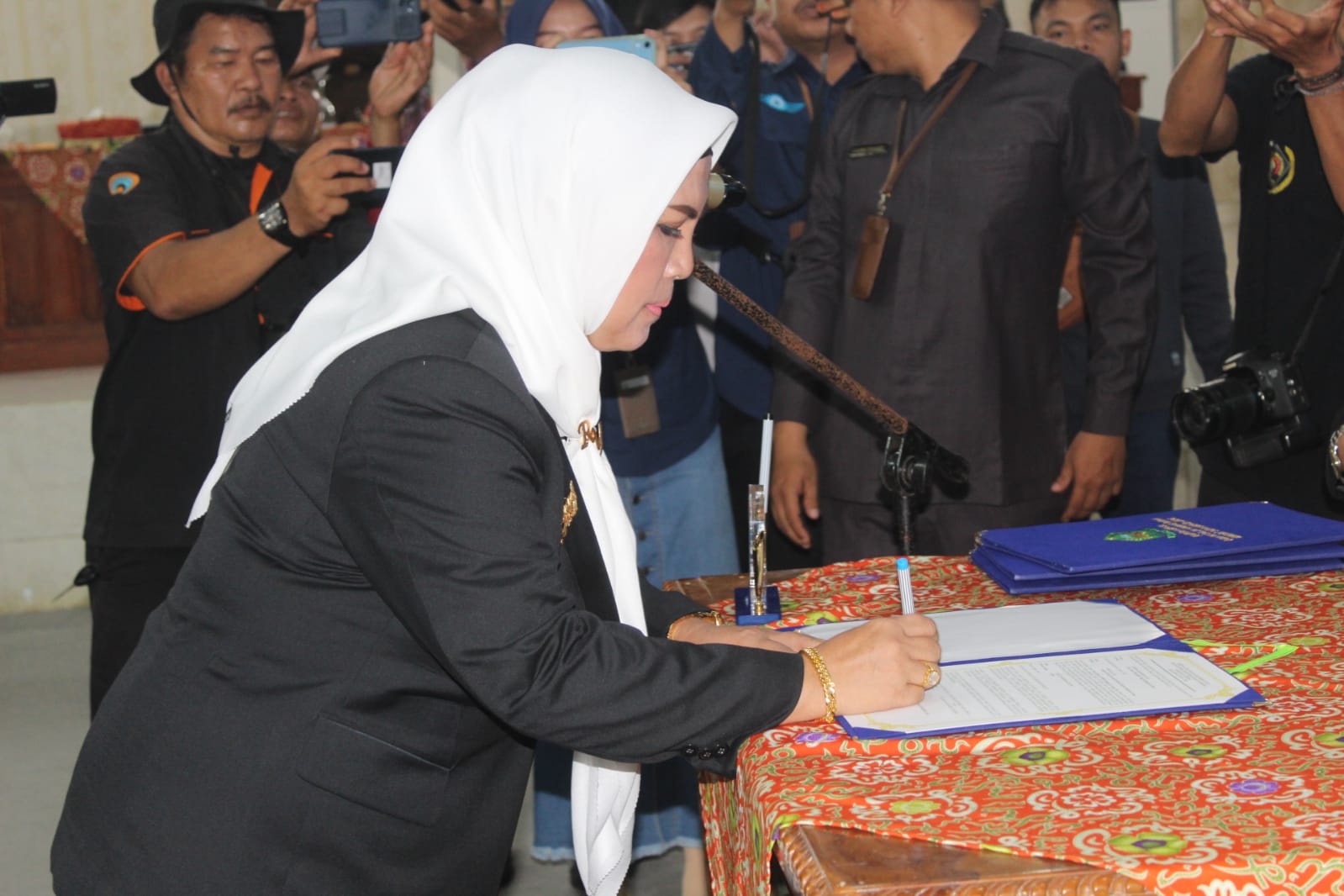 Royana Dilantik Sebagai Waka II DPRD Lebong