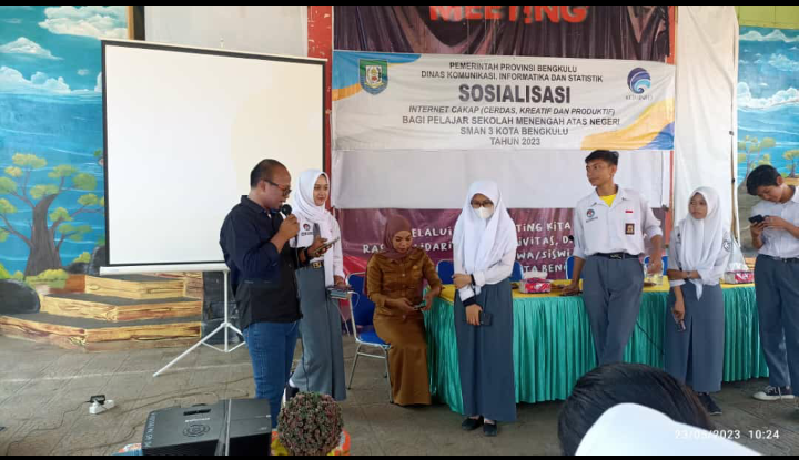 DPRD dan Kominfo Gelar Sosialisasi Internet Cakap