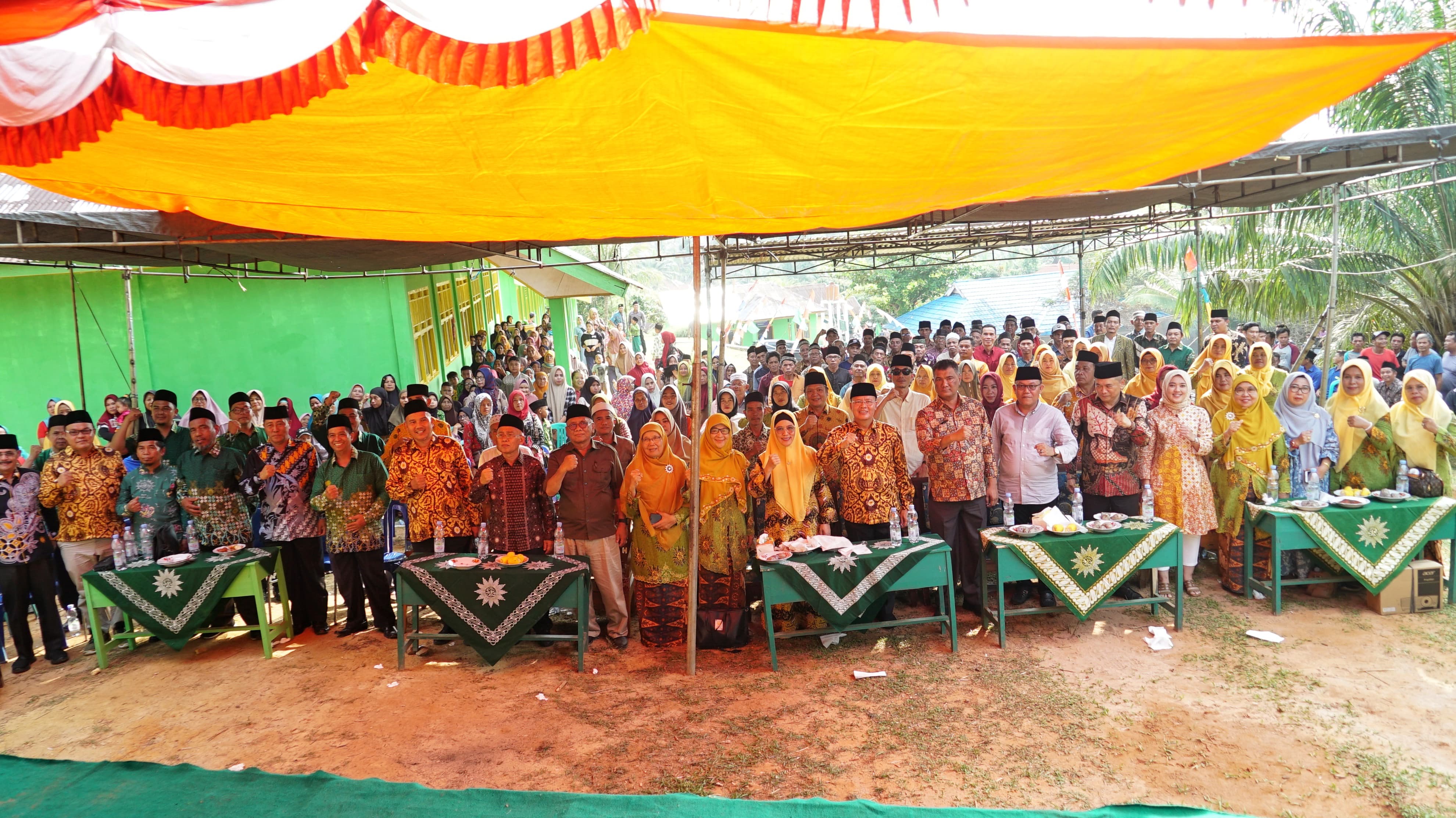 Gubernur Rohidin Hadiri Pelantikan PDM Benteng