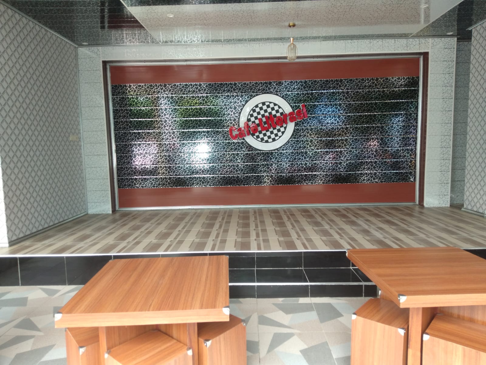 Kepala Dinas Perpustakaan dan Kearsipan (DPK) Provinsi Bengkulu Meri Sasdi menjelaskan bahwa pihaknya terus melakukan peningkatan pelayanan dan fasilitas agar mendorong pengunjung merasa nyaman dan menciptakan lingkungan yang ramah terhadap anak dan penyandang disabilitas.  "Kita terus melakukan inovasi, karena dari inovasi ini nanti kita akan bisa mengimbangi kebutuhan dan kemauan pengunjung. Kalau kita tidak melakukan inovasi tentu kita akan ketinggalan," singkat Meri Sasdi.
