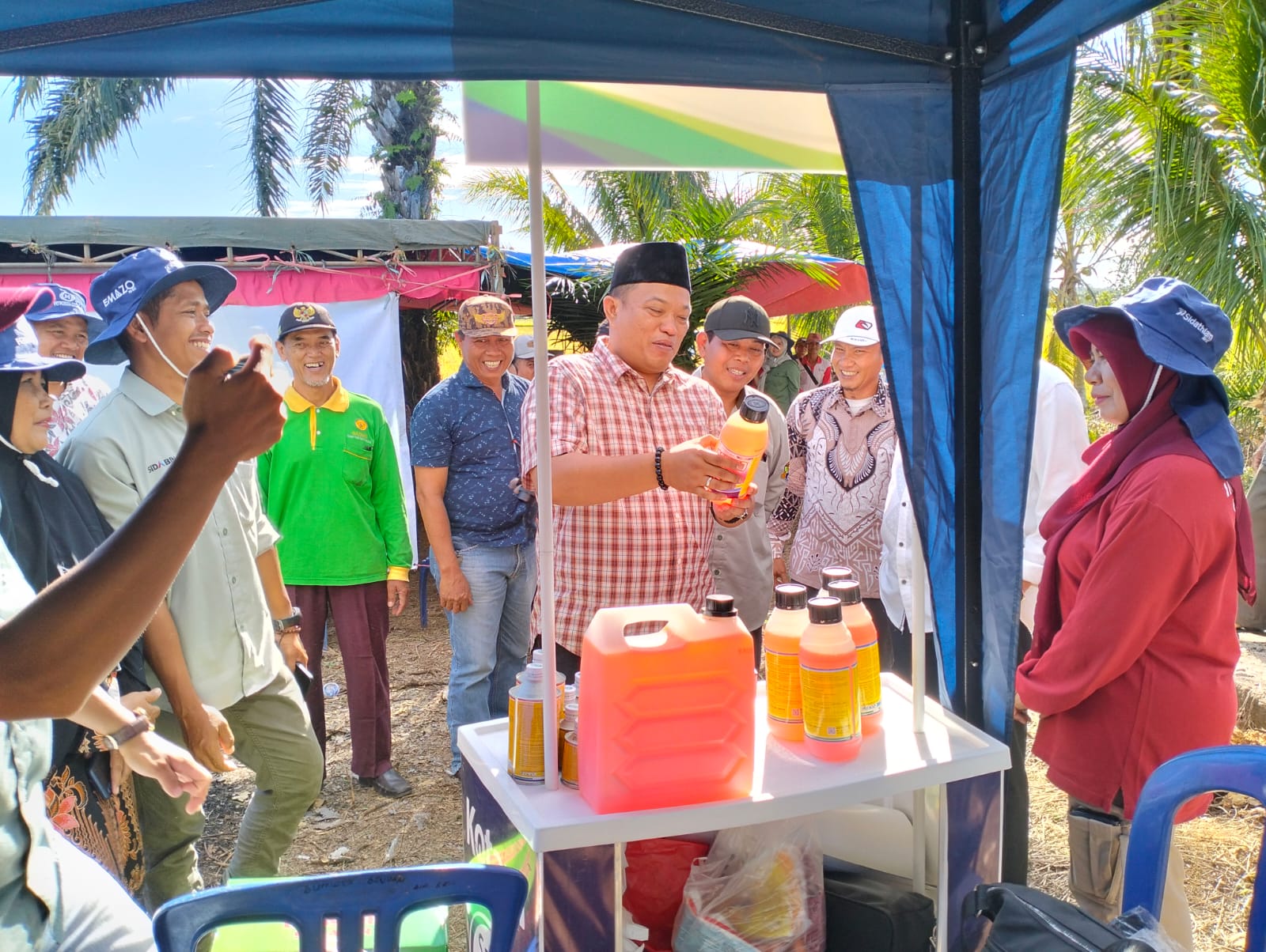 Di Desa Air Latak, Bupati Seluma Tampung Aspirasi Masyarakat
