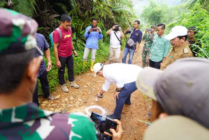 Bupati Erwin Laksanakan Titik Nol Tebing S
