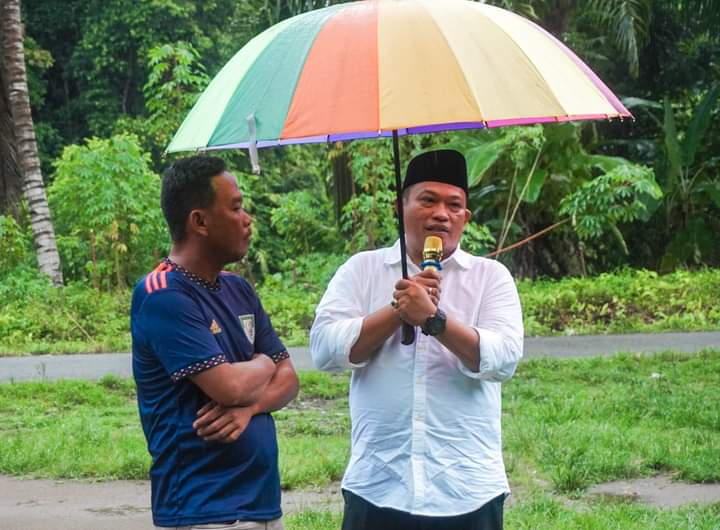 Bupati Seluma dan Sekda Warga Desa Napal Melintang