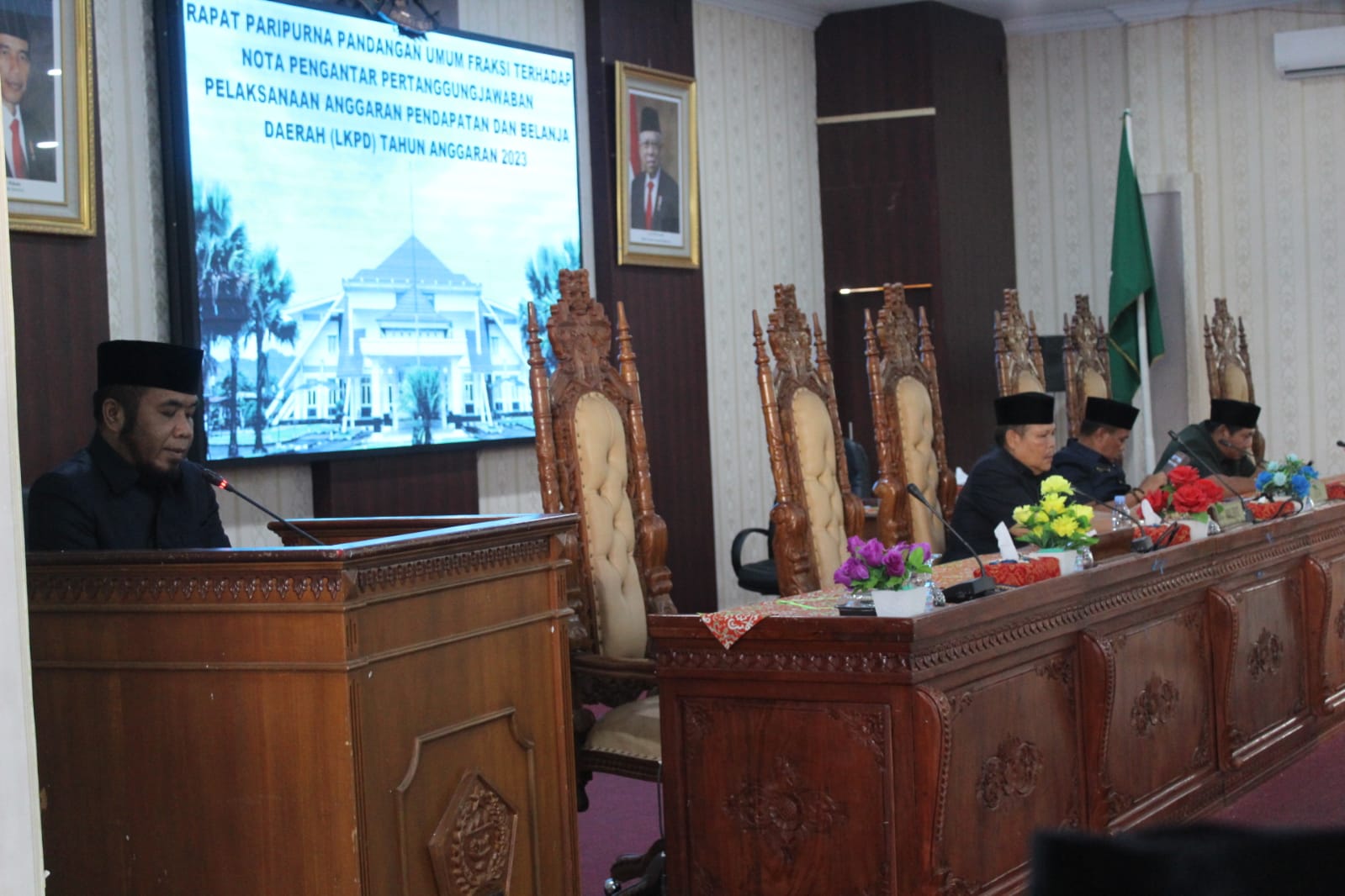 Ketua DPRD Lebong Pimpin Rapat Paripurna Agenda Penyampaian Pandangan Umum Fraksi