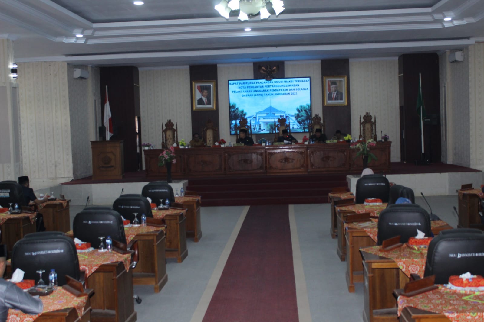 Ketua DPRD Lebong Pimpin Rapat Paripurna Agenda Penyampaian Pandangan Umum Fraksi