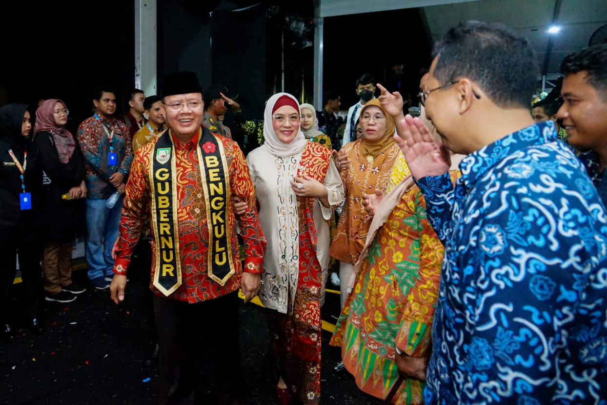 Gubernur Rohidin Serius Perkenalkan Budaya Bengkulu