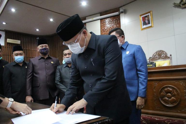 Raperda Pertanggungjawaban APBD 2019 Disahkan DPRD Provinsi