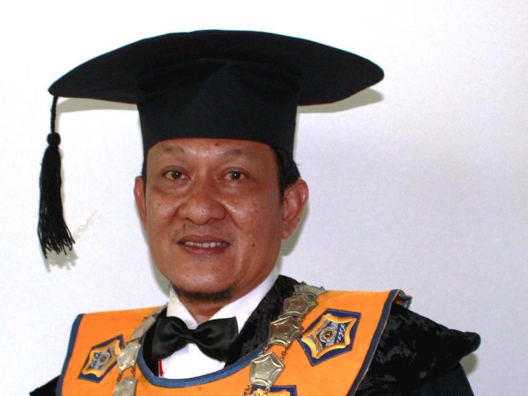 Prof Herlambang