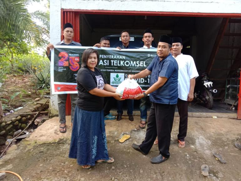 PDPM Membagikan Sembako