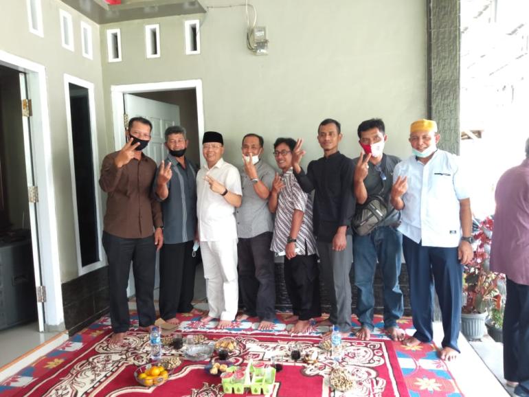 Rohidin Mersyah Bersama Selamet Waluyo dan Tokoh Masyarakat