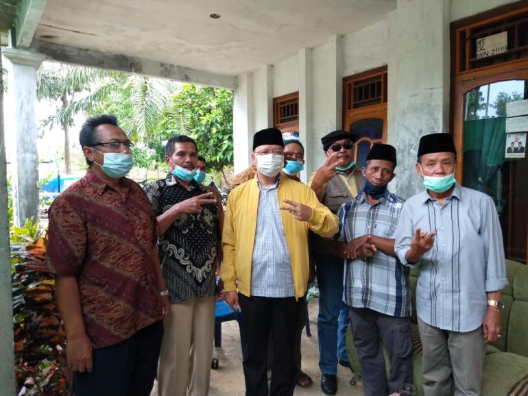 Foto bersama Rohidin Mersyah