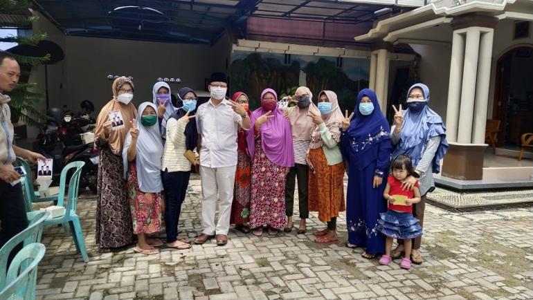 Foto bersama Rohidin Mersyah
