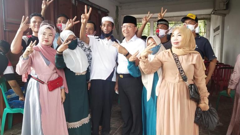 Foto bersama Rohidin Mersyah