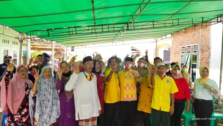Foto bersama Rohidin Mersyah