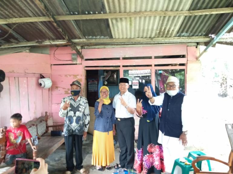Foto bersama Rohidin Mersyah