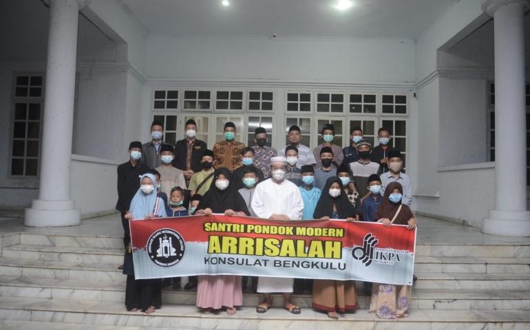 Wagub Lepas 20 Santriwan Kembali ke Pesantren Modern Arrisalah Ponorogo