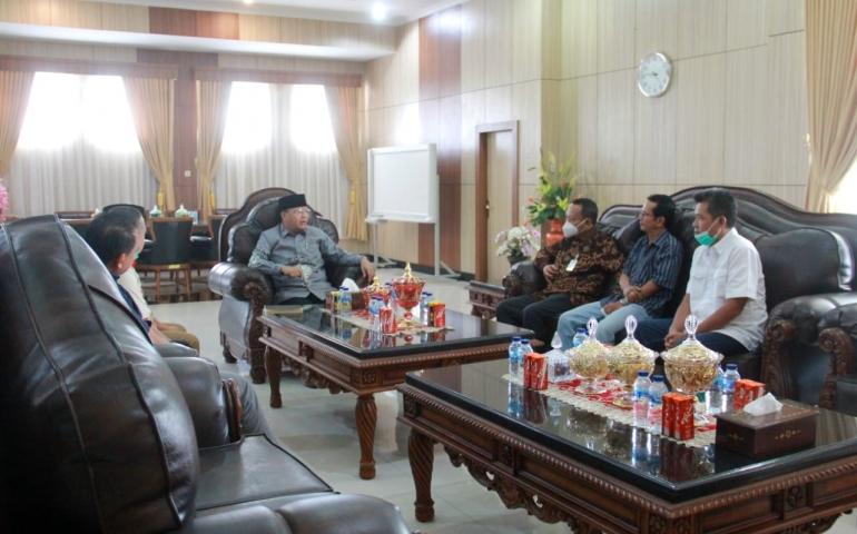 Gubenur Rohidin Terima Audiensi Cabor Sepak Bola dan Asprov PSSI