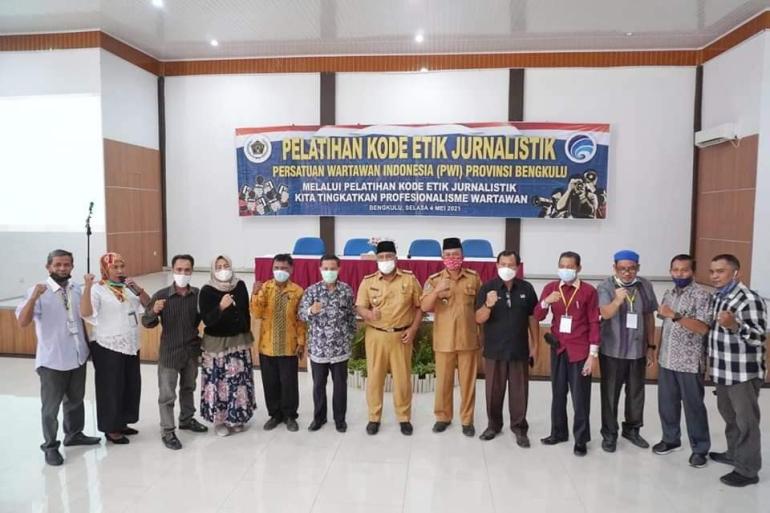 Buka Pelatihan Jaduliwan Harapkan Wartawan Pegang Teguh KEJ 