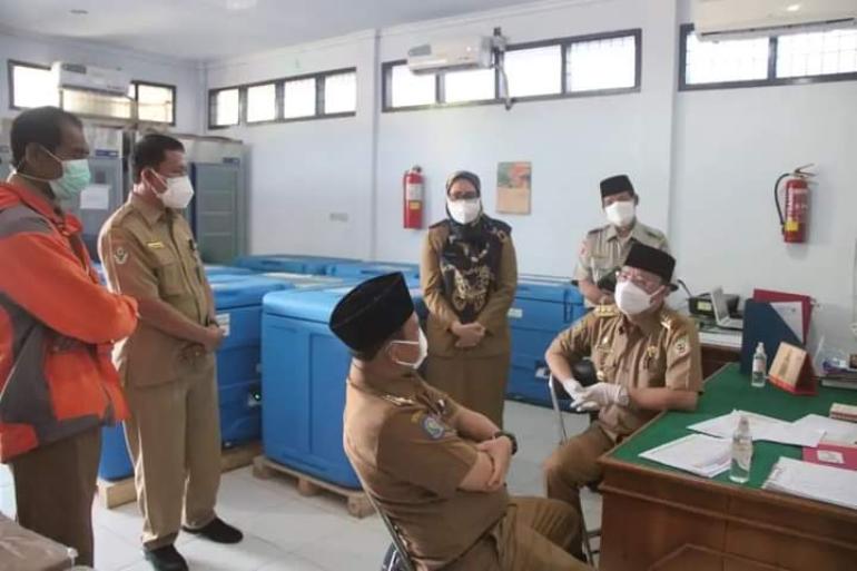 Gubernur Rohidin Tinjau Ketersediaan Vaksin Covid-19