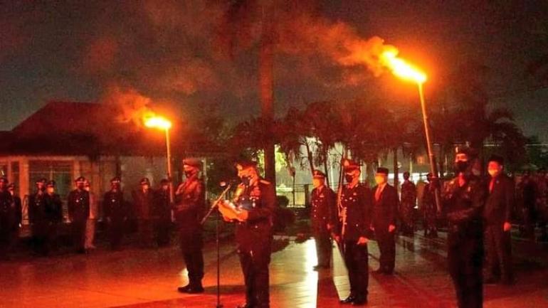 Peringatan HUT RI Gubernur Rohidin Ikuti Apel Kehormatan dan Renungan Suci