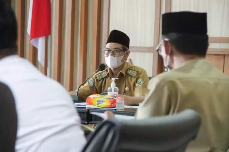 Asisten III Pimpin Rapat Pembahasan Optimalisasi PAD Provinsi