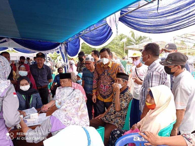 Ketua DPRD Seluma Rangkai Kegiatan Reses Bersamaan Vaksinasi