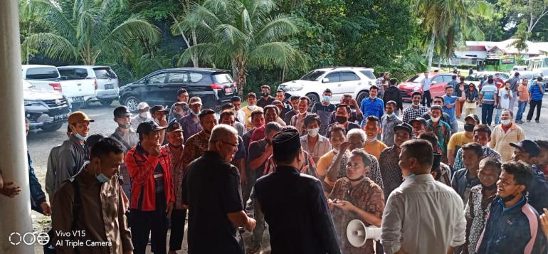 Warga Prambatan Abab Akan Stop Operasi PT Titan