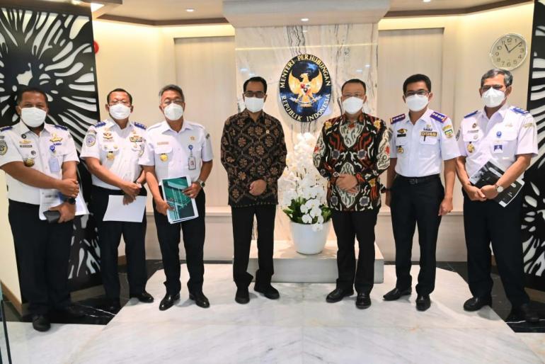 Foto Bersama Gubernur dengan Menhub RI