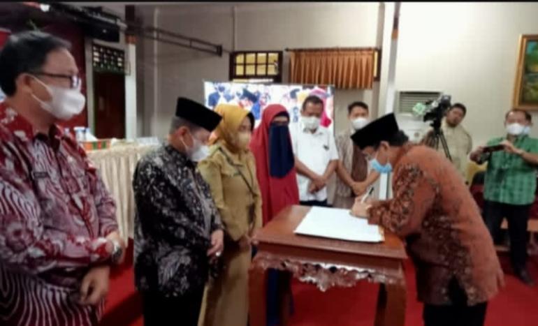 Penandatangan Berita Acara