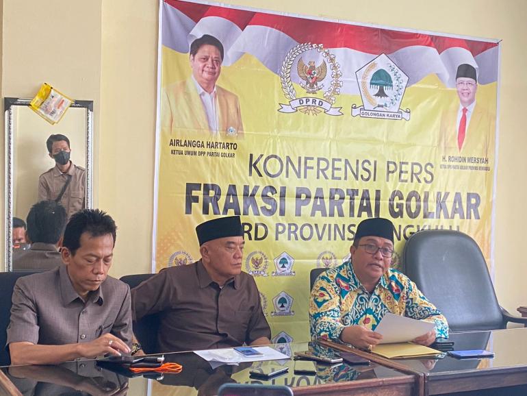 Konfrensi Pers Fraksi Golkar