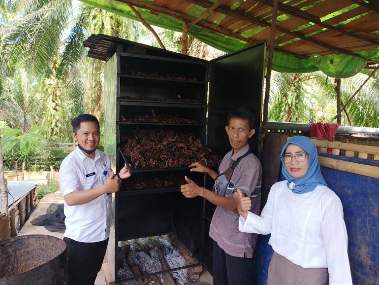 Pembinaan Dan Monitoring Pada Pelaku Usaha Ikan Asap Oleh Dinas Perikanan Seluma