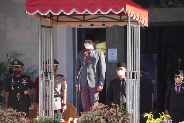 Pemkab BU Menggelar Upacara Peringatan Hardiknas