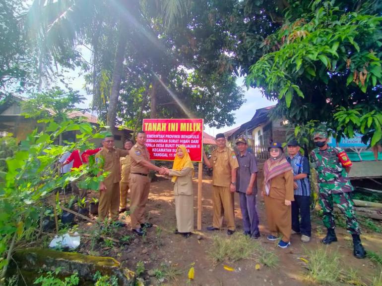 Serah Terima Lahan SPAM KOBEMA Desa Bukit Peninjauan II Kepada Pemprov Bengkulu