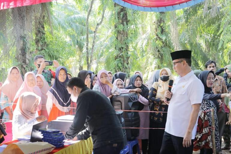 Sekretaris Daerah Kabupaten Seluma Memantau Pelaksanaan Pilkades Serentak Tahun 2022