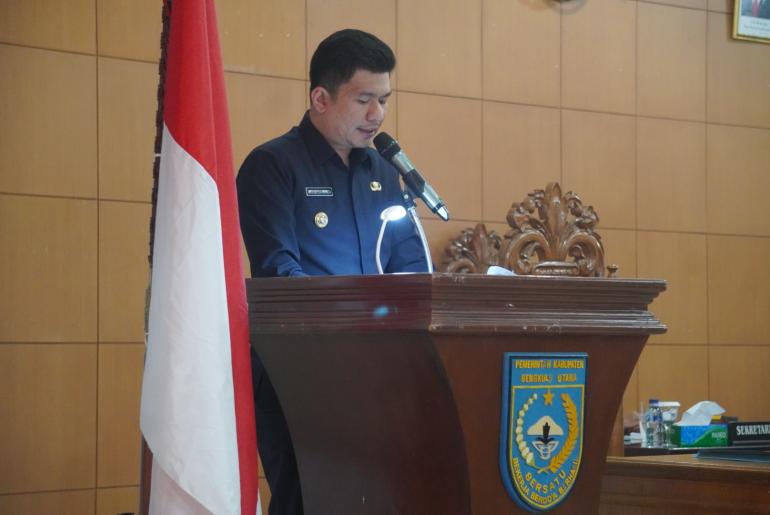 Rapat Paripurna, Wabup BU Sampaikan Jawaban Atas Pandangan Umum Fraksi-Fraksi