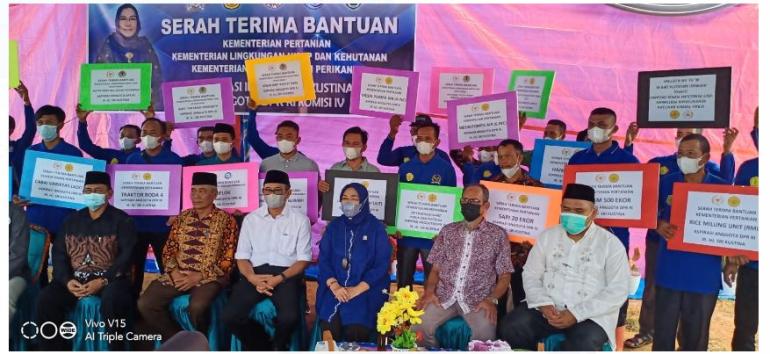 Serap Aspirasi ,Hj Sri Kustina  Berikan Puluhan Jenis Bantuan Ke Masyarakat PALI