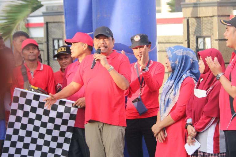 Pelepasan Ratusan Peserta Lomba Lari 5 KM Oleh Bupati Bu Dalam Rangka Gebyar MKKS