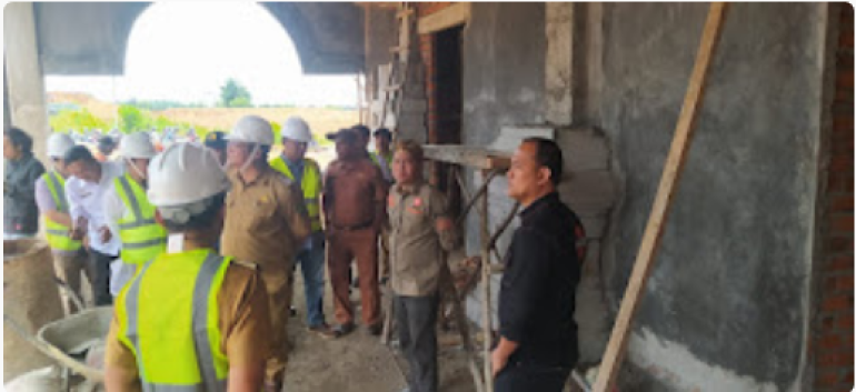 Komisi II DPRD Kota Sidak Lokasi Aktifitas Pembangunan Balai Kota Di Pekan Sabtu