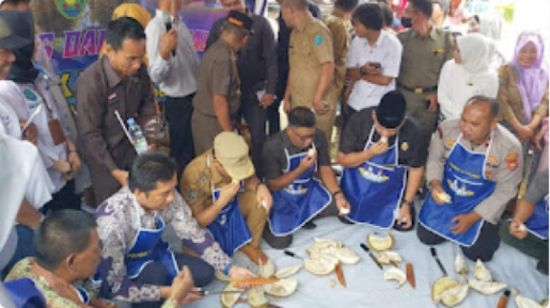 Anggota DPRD Kota Hadiri Launching Festival Durian Dinas Koperasi Dan UMKM Kota Bengkulu