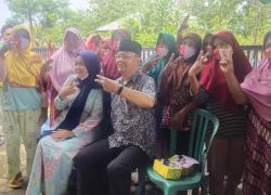 Foto bersama Rohidin Mersyah
