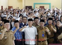 Foto bersama Rohidin Mersyah