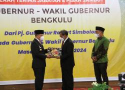 Gubernur Rohidin Terima Memori Jabatan dari Pj Gubernur Bengkulu