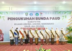 Kukuhkan 5 Bunda PAUD Kabupaten Ini Pesan Derta Rohidin