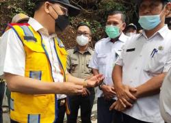 Gubernur Rohidin Pantau Jalan Liku Sembilan