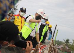 Jadi Pintu Masuk Ekonomi Rohidin Tinjau Progres Pembangunan Jembatan Pulau Baai 2
