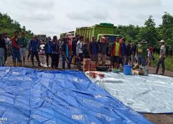 Masyarakat Gelar Aksi Pemblokiran Jalan Lintas Servo