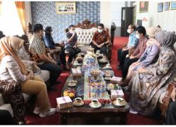 Ketua Pengadilan Negri Beserta Tim Majelis Hakim Melakukan Survei Tempat Persidangan Sementara Di Pemkab Benteng