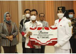 Sukses Pelaksanaan Pengibaran Bendera, Bupati Bengkulu Tengah Berikan Reward