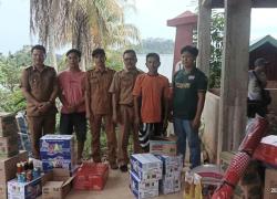 Kadis Sosial Seluma Berikan Bantuan Kepada Keluarga Korban Kebakaran 